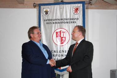 Herr Bauer und Herr Dr. Jansen Herr Bauer und Herr Dr. Jansen